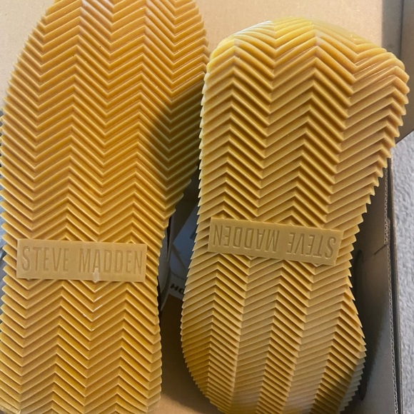 Steve Madden Black and White Sneakers with Gum Sole - Picture 2 of 4